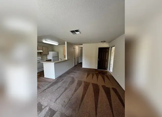 Photo of 2001 Eastwood Dr, Vacaville, CA 95687