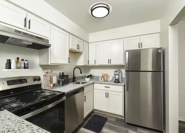 Property at Reserves at Arlington - 4450 Mobile Dr, Columbus, OH, 43220, 1 bed, 1 bath, [object Object]
