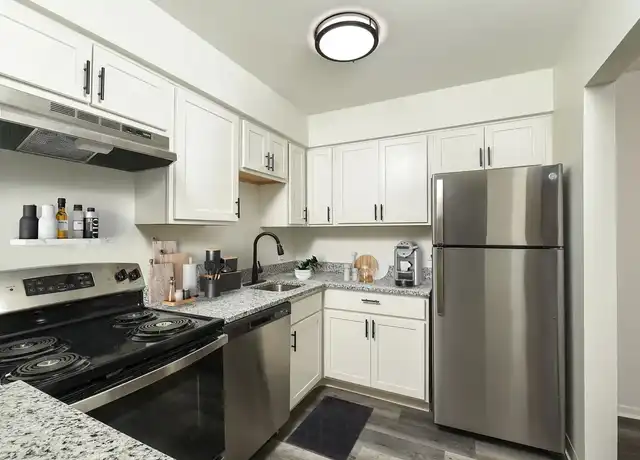 Property at Reserves at Arlington - 4450 Mobile Dr, Columbus, OH, 43220, 1-2 bed, 1 bath, [object Object]