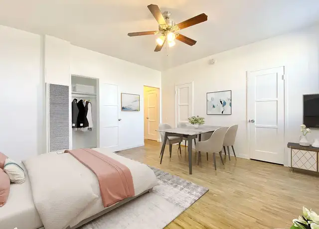 Photo of 417 W Los Feliz Rd, Glendale, CA 91204