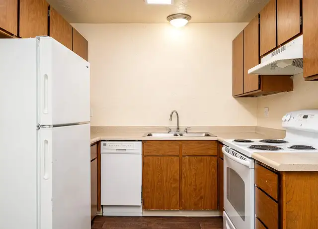 Photo of 451 W Broadway, Eugene, OR 97401