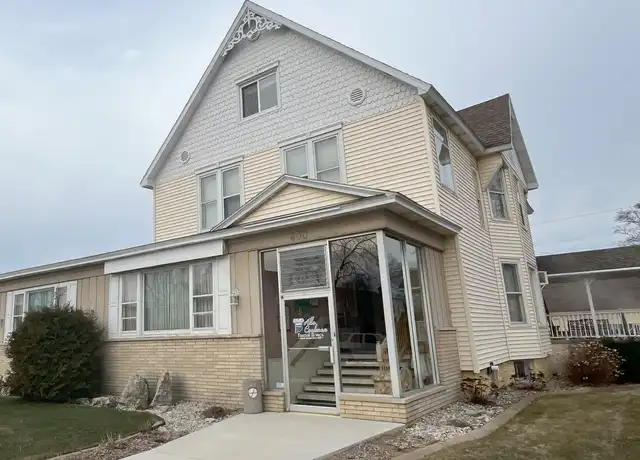 Property at 400 S 10th St Unit 1, Escanaba, MI, 49829, 1 bed, 1 bath, [object Object]