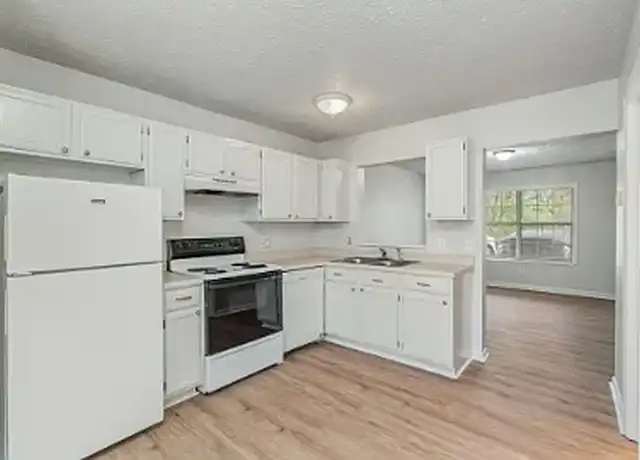 Property at 1210 Pin Oak Dr, Sevierville, TN, 37862, 2 beds, 1.5 baths, [object Object]