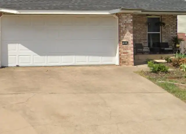 Property at 1823 N Pointer Ln, Fayetteville, AR, 72701, 3 beds, 2.5 baths, [object Object]