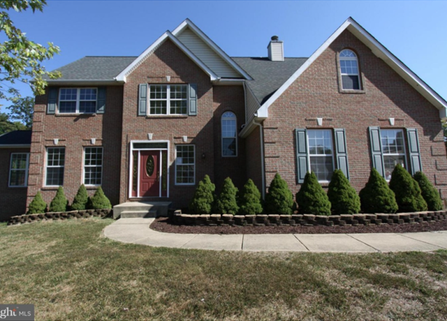 Photo of 200 Woodgreen Cir, Fort Washington, MD 20744
