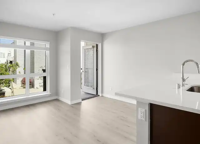 Property at 999 Hiawatha Pl S, Seattle, WA, 98144, 0-1 beds, 1 bath, [object Object]