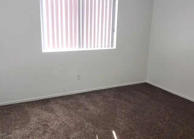 Photo of 15188 Sequoia St, Hesperia, CA 92345