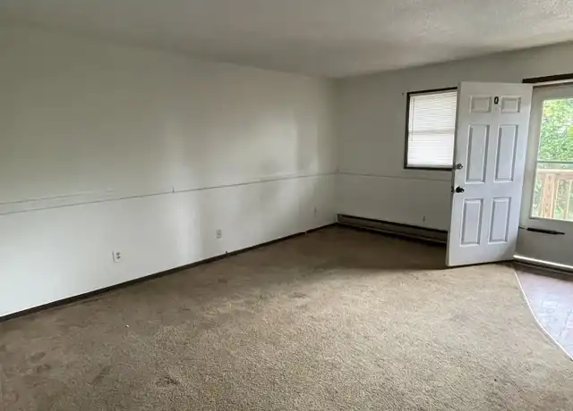 Property at 3114 East Pike, Zanesville, OH, 43701, 2 beds, 1 bath, [object Object]