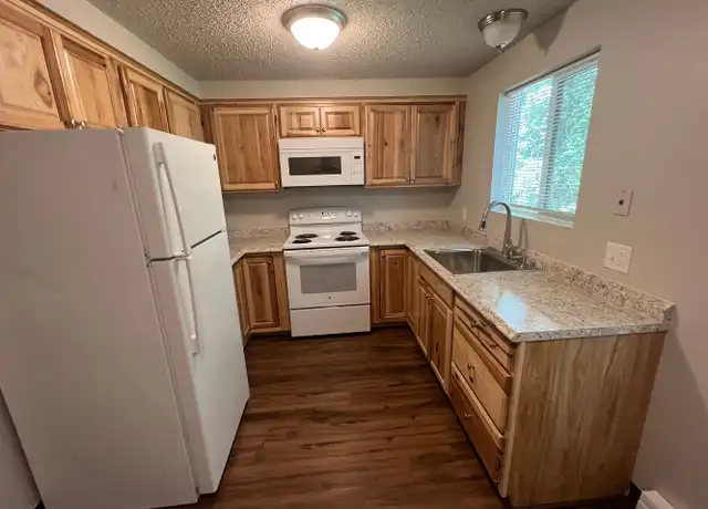 Property at 131 NW Deer St Unit 6, Prineville, OR, 97754, 2 beds, 1 bath, [object Object]
