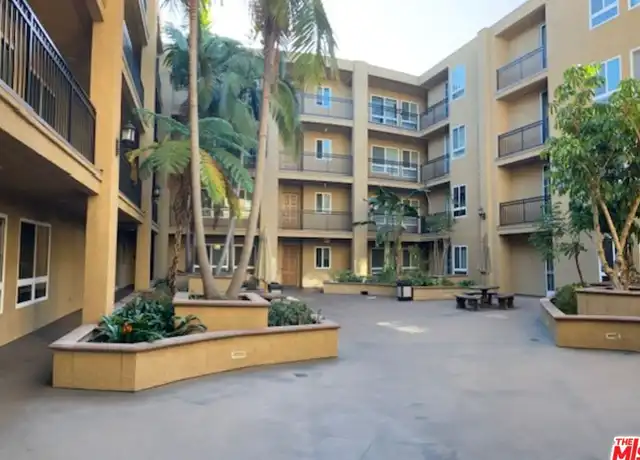 Property at 1401 S St Andrews Pl #411, Los Angeles, CA, 90019, 3 beds, 2 baths, [object Object]