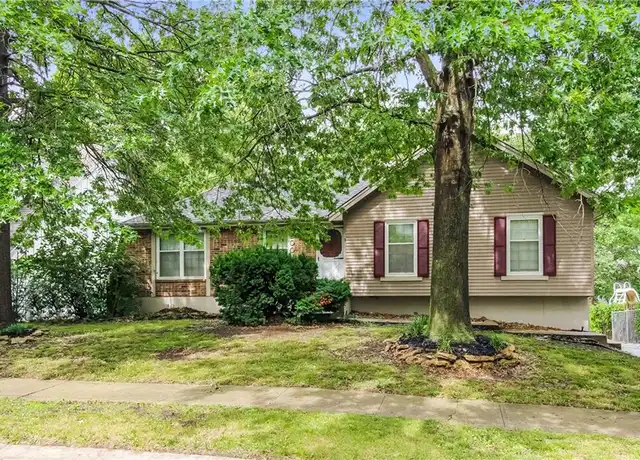 Property at 200 NE Keystone Dr, Lees Summit, MO, 64086, 3 beds, 1.5 baths, [object Object]