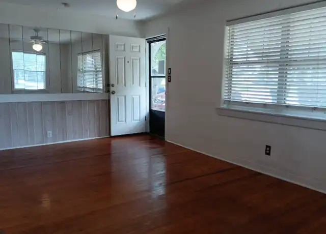 Property at 141 White St, Daytona Beach, FL, 32114, 2 beds, 2 baths, [object Object]