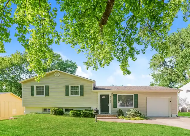 Property at 8710 W 99th Ter, Overland Park, KS, 66212, 3 beds, 2 baths, [object Object]