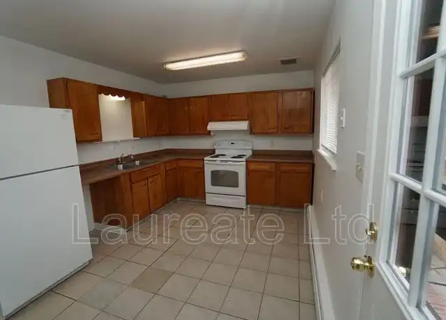 Property at 663 Fraser St, Aurora, CO, 80011, 2 beds, 1 bath, [object Object]