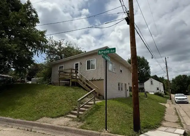 Property at 1490 McPoland Ave, Dubuque, IA, 52001, 3 beds, 1.5 baths, [object Object]