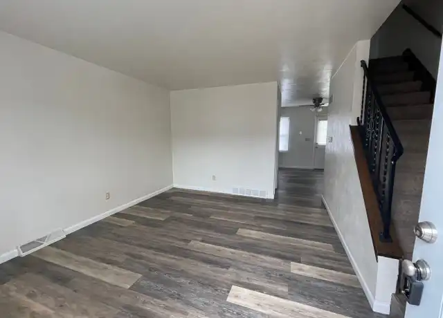 Property at 719 W 61st St Unit 719, Davenport, IA, 52806, 2 beds, 1.5 baths, [object Object]