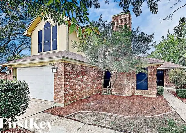 Property at 811 W Lynn Creek Dr, Arlington, TX, 76001, 3 beds, 2.5 baths, [object Object]
