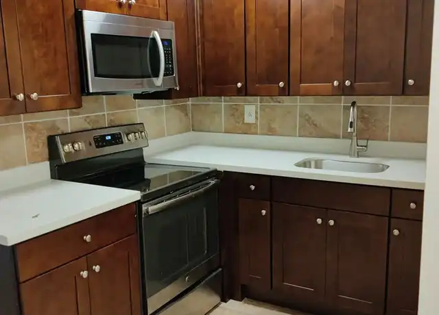 Property at 3304 Nassau St Unit 9, Everett, WA, 98201, 1 bed, 1 bath, [object Object]