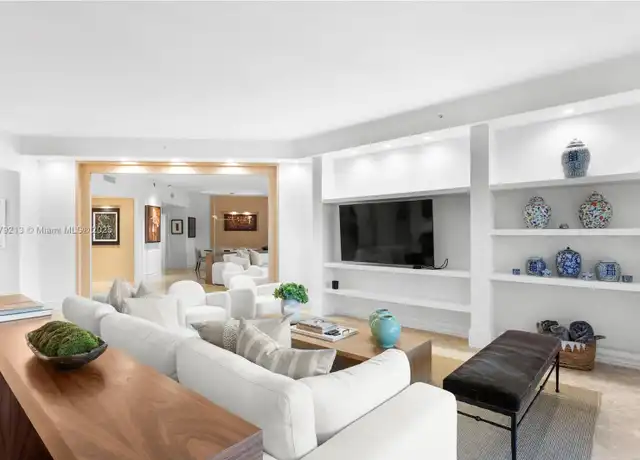 Property at 10 Edgewater Dr Unit 3E, Coral Gables, FL, 33133, 3 beds, 3.5 baths, [object Object]