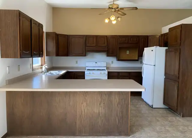 Property at 1106 10th Ave N, Onalaska, WI, 54650, 2 beds, 1 bath, [object Object]