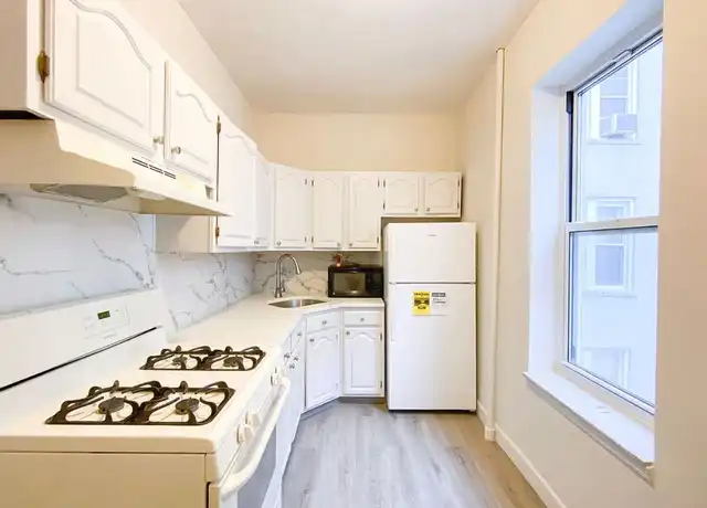 Property at 9031 Fort Hamilton Pkwy, Brooklyn, NY, 11209, 1 bed, 1 bath, [object Object]