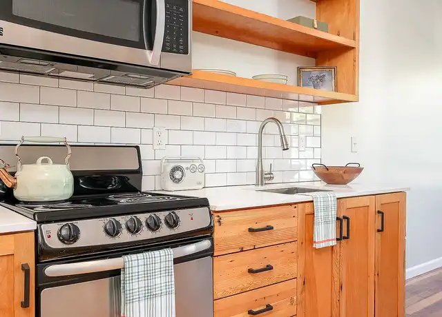Property at Fairmount Apartments - 1920 NW 26th Ave, Portland, OR, 97210, 0 beds, 1 bath, [object Object]