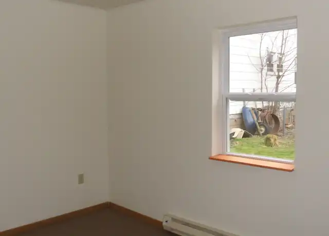 Property at 409 Indiana Ave, Avonmore, PA, 15618, 1 bed, 1 bath, [object Object]