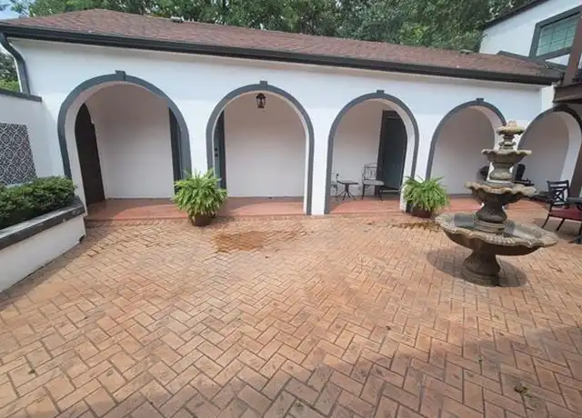 Property at 1002 E 2nd Ave, Corsicana, TX, 75110, 1 bed, 1 bath, [object Object]