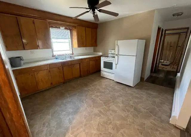 Property at 300 13th St NW Unit 1, Mandan, ND, 58554, 2 beds, 1 bath, [object Object]