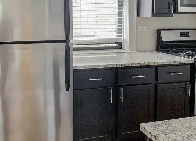 Property at 2177 W Giddings St Unit 2177-2, Chicago, IL, 60625, 2 beds, 1 bath, [object Object]
