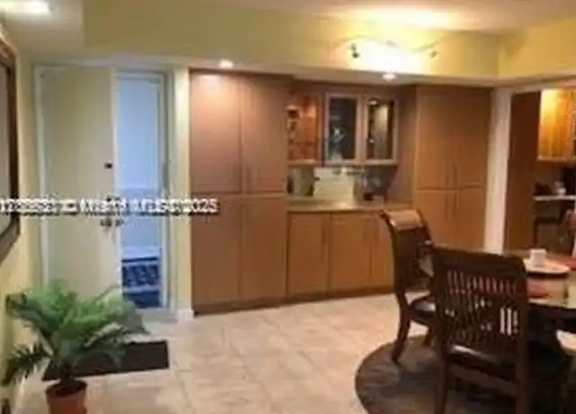 Property at 5005 Collins Ave #1422, Miami Beach, FL, 33140, 1 bed, 2 baths, [object Object]
