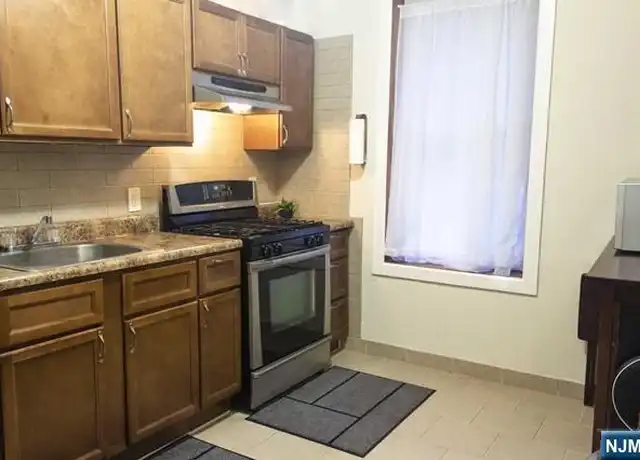 Property at 300 57th St #4, West New York, NJ, 07093, 2 beds, 1 bath, [object Object]