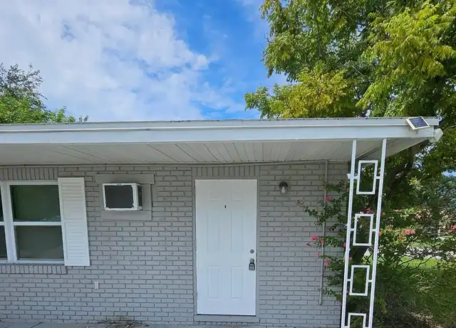 Property at 1075 Idylwild Dr NW Unit A, Winter Haven, FL, 33881, 1 bed, 1 bath, [object Object]