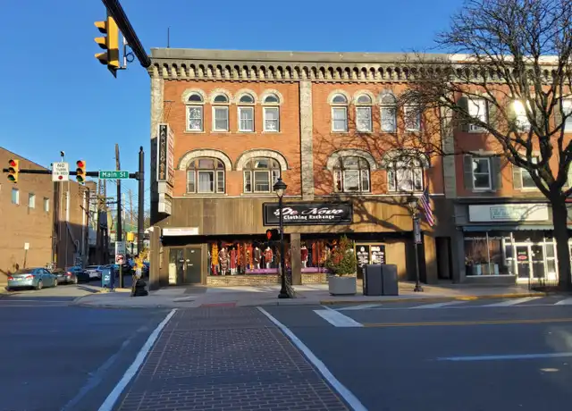 Property at 584 Main St, Stroudsburg, PA, 18360, 3 beds, 1 bath, [object Object]