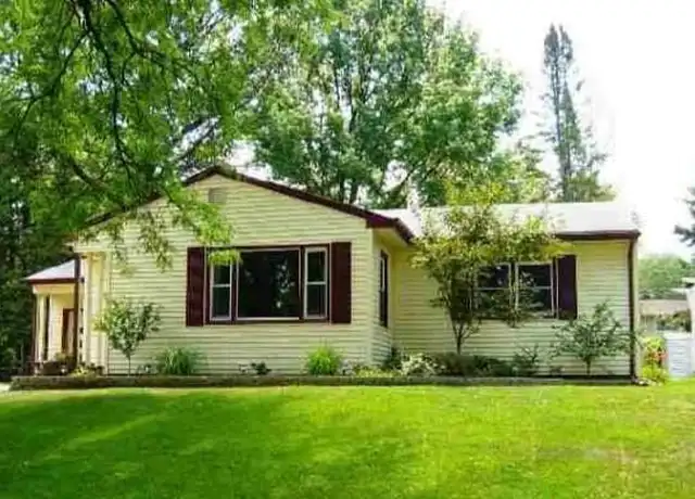 Property at 2617 E Lombard St, Davenport, IA, 52803, 3 beds, 2 baths, [object Object]