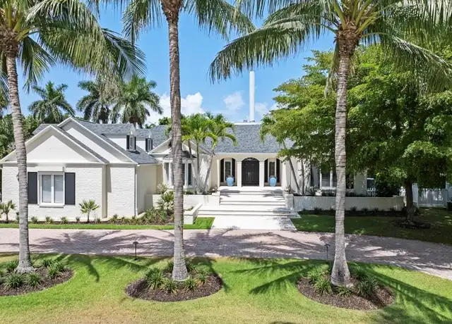 Property at 2700 Treasure Ln, Naples, FL, 34102, 4 beds, 4.5 baths, [object Object]