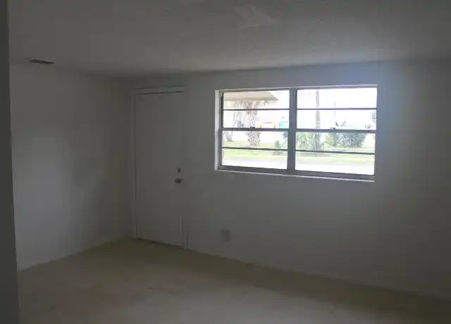 Property at 8315 N 9th St, Tampa, FL, 33604, 2 beds, 1 bath, [object Object]