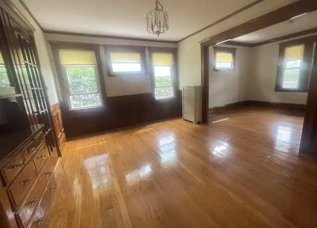 Property at 343 Washington St, Winchester, MA, 01890, 2 beds, 1 bath, [object Object]