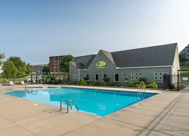 Property at Vantage Point West Apartments - 2706 E Tower Dr, Cincinnati, OH, 45238, 1-2 bed, 1-2 bath, Contact for Price