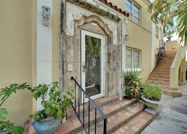 Property at 880 SW 49th Ter, Margate, FL, 33068, 2 beds, 2 baths, [object Object]