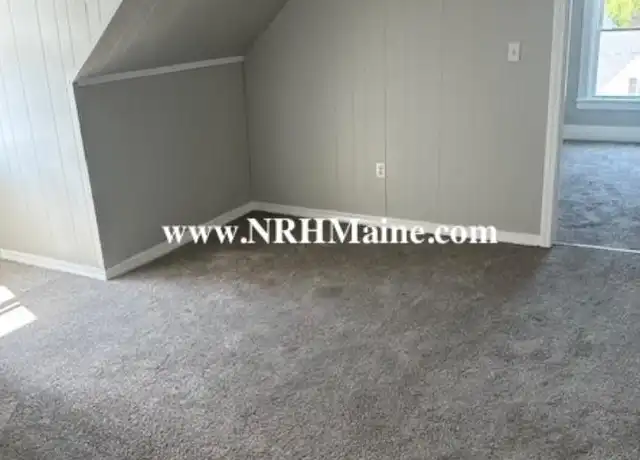 Property at 24 Elm St, Lewiston, ME, 04240, 2 beds, 1 bath, [object Object]