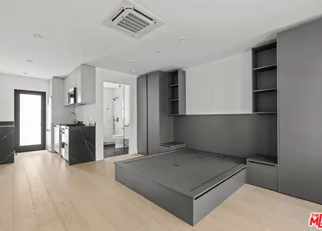 Property at 1325 Cabrillo Ave Unit 3, Venice, CA, 90291, 0 beds, 1 bath, [object Object]
