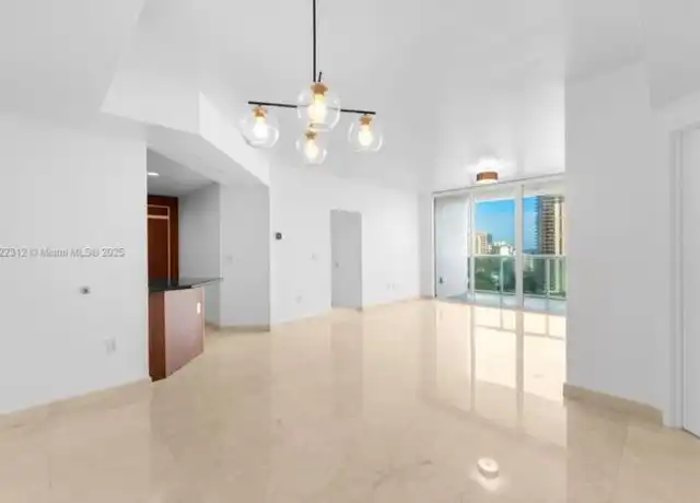 Property at 19400 Turnberry Way, Aventura, FL, 33180, 3 beds, 2 baths, [object Object]