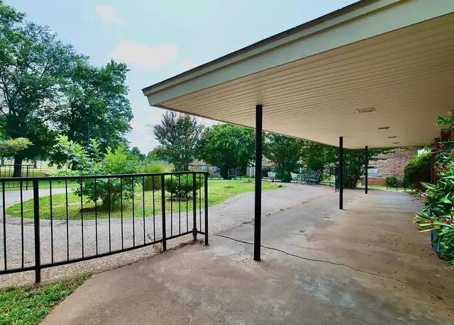 Property at Villa Chateau - 1001 E Independence St, Shawnee, OK, 74804, 2 beds, 1 bath, [object Object]