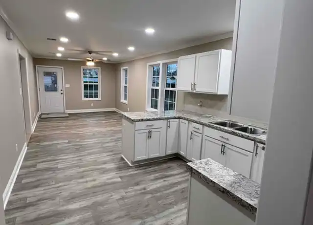 Property at 302 N Bienville St, Lafayette, LA, 70501, 3 beds, 2 baths, [object Object]