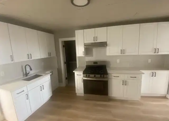 Property at 202 N Main Ave Unit 6, Scranton, PA, 18504, 1 bed, 1 bath, [object Object]