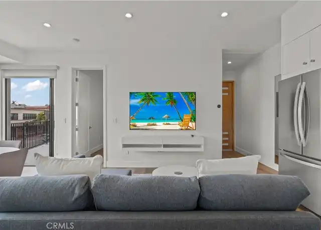 Property at 804 E Balboa Blvd #2, Newport Beach, CA, 92661, 2 beds, 2 baths, [object Object]
