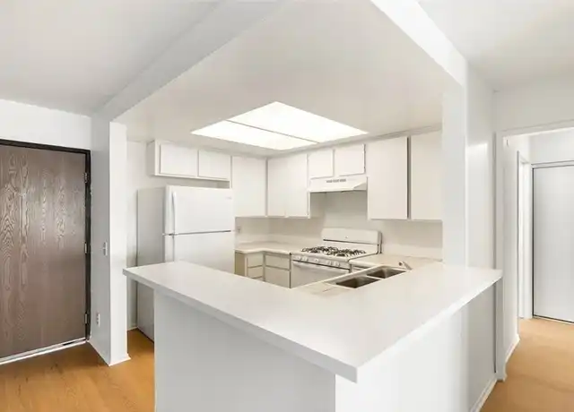 Property at 700 W 3rd St Unit B216, Santa Ana, CA, 92701, 1 bed, 1 bath, [object Object]