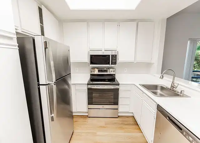Property at Lanewood Pines - 7027 Lanewood Ave, Los Angeles, CA, 90028, 1 bed, 1 bath, [object Object]