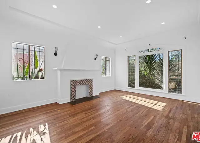 Property at 2826 Somerset Dr Unit 2826, Los Angeles, CA, 90016, 1 bed, 1 bath, [object Object]